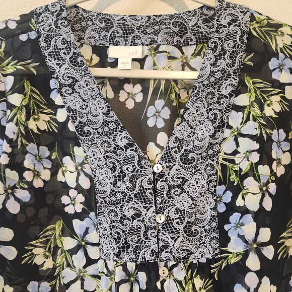 J. Jill Navy Blue Floral And Lace Blouse With Mother Of Pearl Button Detail Sz M - Picture 5 of 8